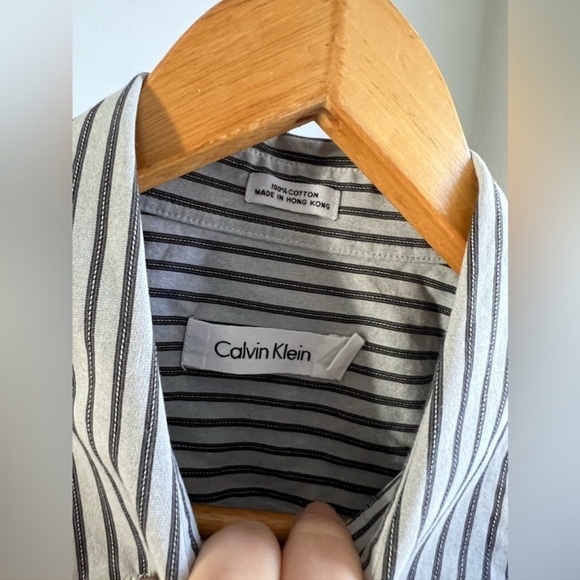 Calvin Klein men's dress shirt buttondown - Picture 3 of 4
